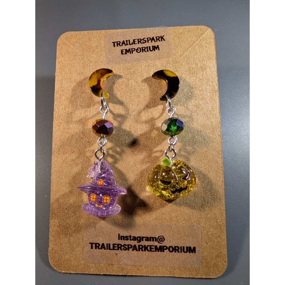 Trailerspark Emporium Mismatched Halloween Earrings Witch Hat Pumpkin NickelFree